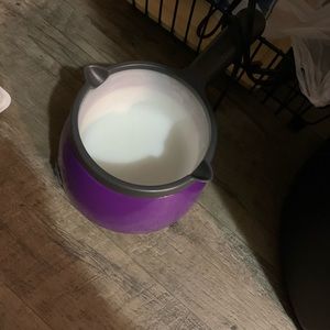 Candy melter works great and hot or cold drinking cups